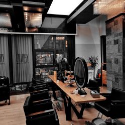 -FRIDAY星期五专业美发沙龙