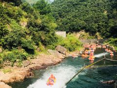-安吉龙王山峡谷漂流