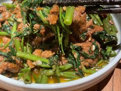 沙茶牛肉炒空心菜-星期天的电球引换所