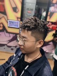 -贝勒爷专业男发