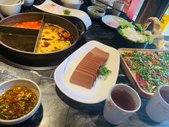 -热火朝天鲜切牛肉火锅(南强街巷店)