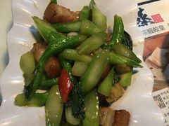 -新大咀港式茶餐厅(宝山万达店)