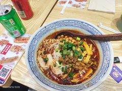 -魔都三兄弟酸辣粉·蘸卤炸串(虹桥万科店)