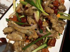 -虾弄弄海派小龙虾·牛羊蝎子火锅