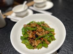 -鱼鲜饭香·招牌汽锅剁椒鱼头王