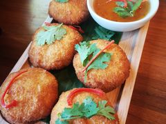 -Chom Cafe and Restaurant