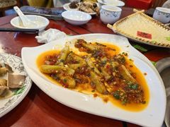 -鲁朗纳麦石锅鸡庄园
