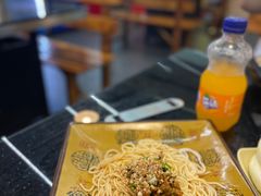 -上上签·冷锅串串(六灌路店)