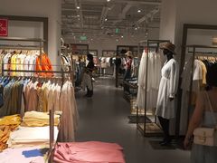 -URBAN REVIVO(北京斯普瑞斯奥特莱斯店)