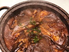 砂锅蝶鱼头-新海渔港·胶东海鲜家常菜·家宴(奥体中心店)
