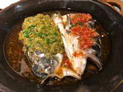 -阿瓦山寨·湘菜现炒·剁椒鱼头王(咸阳总店)