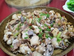 铜盘蒸走地鸡-荣兴河鲜楼