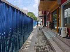 -东方巴黎购物广场