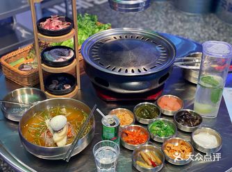 试一次像华莎一样到韩国烤肉店独食