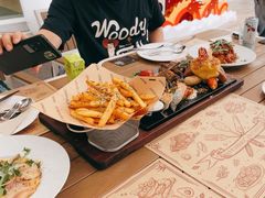 -Mark&Mars Restaurant