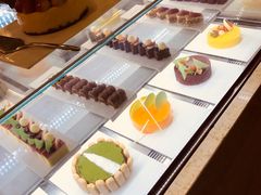 -大中华希尔顿酒店-念自助餐·嗨啤·小龙虾