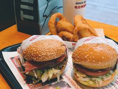 洋葱圈-The Habit Burger Grill 哈比特汉堡(复兴soho店)