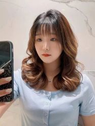 -罗亚帝造型·烫发染发