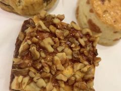 肉桂焦糖核桃司康-SKROLL卡特司库·蛋糕定制·生吐司·司康(古北程家桥店)