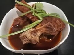 香辣牛骨-贡梅老面馆·蟹粉面·无锡特色小吃(南长街主推店)