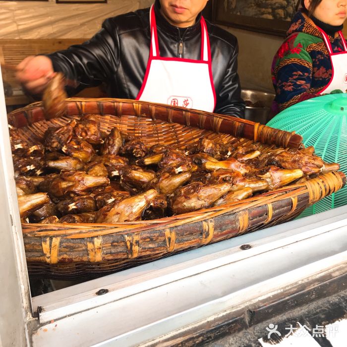 邓氏兔头五香兔头图片