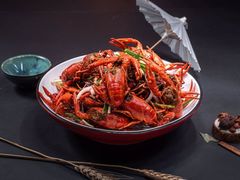 -虾弄弄海派小龙虾·牛羊蝎子火锅