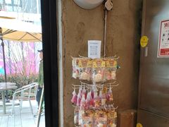 -必胜客(上海华谊新所店)