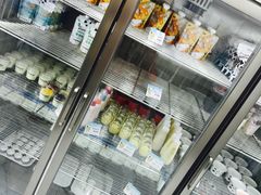 面包甜点陈列柜-白色日记·手作酸奶(麦凯乐店)