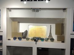 -提一眼镜·蔡司·依视路(小寨店)