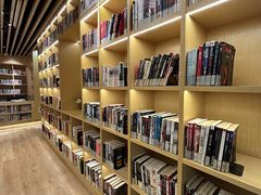 -漕河泾街道图书馆(漕河泾社区文化活动中心店)