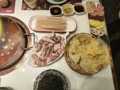 -洪氏嗨捞·猪肚鸡火锅(阳光天地店)