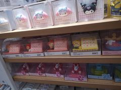 -名创优品(海珠乐峰广场店)