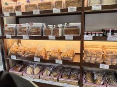 -红宝石·鲜奶小方·海派西点房(金杨店)