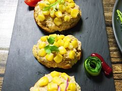 -HIGH FIVE哈福手工汉堡(桂林路店)