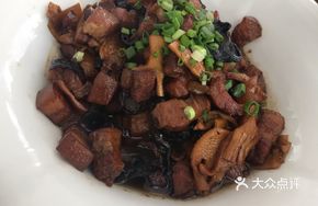 Hujiao Mushroom Braised Pork