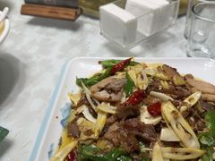 -土砂锅生态山庄·非遗砂锅雅鱼