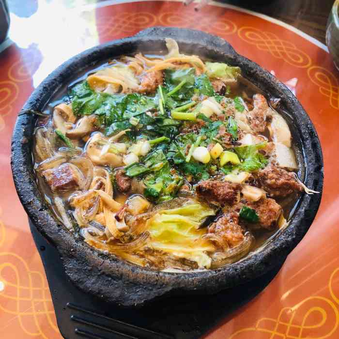 王明古法砂锅居"大众点评评价很高的一家店,一直想来尝尝.
