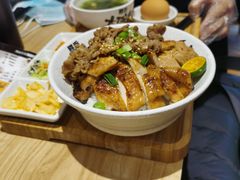 大碗过瘾双拼套餐-熊吞·大碗丼烧肉饭(西市场嘉华店)