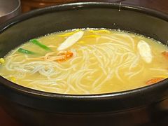 -银米·云南传统过桥米线(双廊黑金冠店)