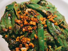 虎皮青椒红烧肉-俭朴菜(鲁磨路店)