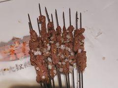 -三个大叔烤羊肉串·歌手驻唱·碳烤鲜肉(西三旗店)