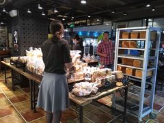 面包甜点陈列柜-红跑车(三孝口店)