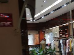 -亚龙湾亚泰商业街