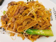 大排档炒牛河-粤·向群饭店(龙津东路总店)