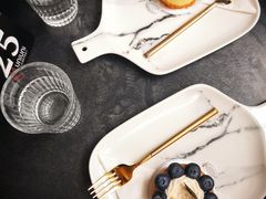 -UNI UNI(环亚凯瑟琳店)