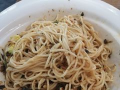 拌好的燃面-三生小馆(亭知路店)