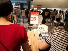 -ZARA(万达广场二七店)