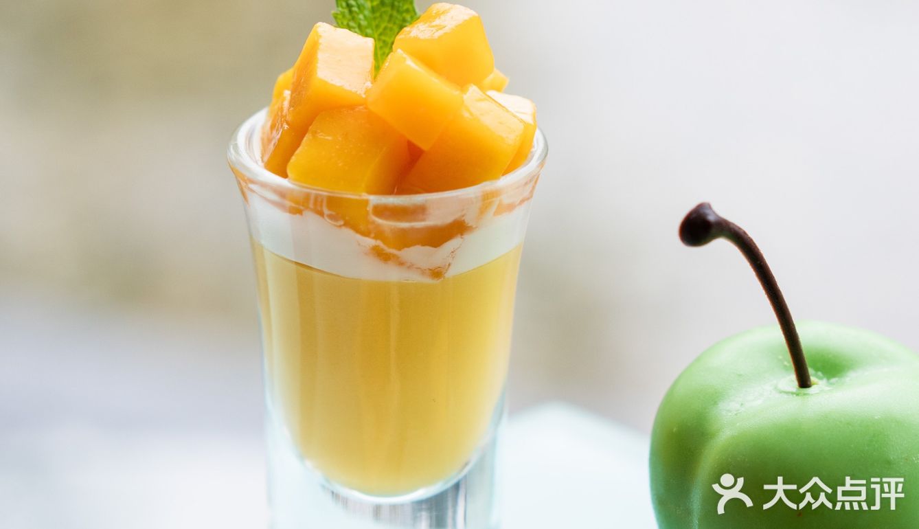 惊艳！星级酒店里的名媛下午茶，竟私藏了整个夏日果园！ 