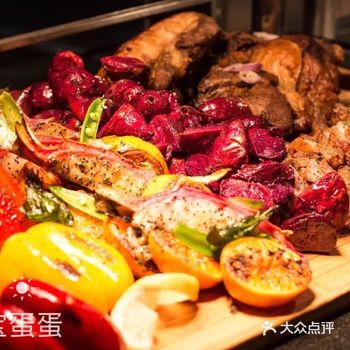 内蒙古香格里拉酒店自助餐，属于高端自助餐价位大概16