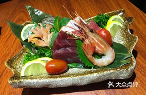 Bamboo Sashimi Platter